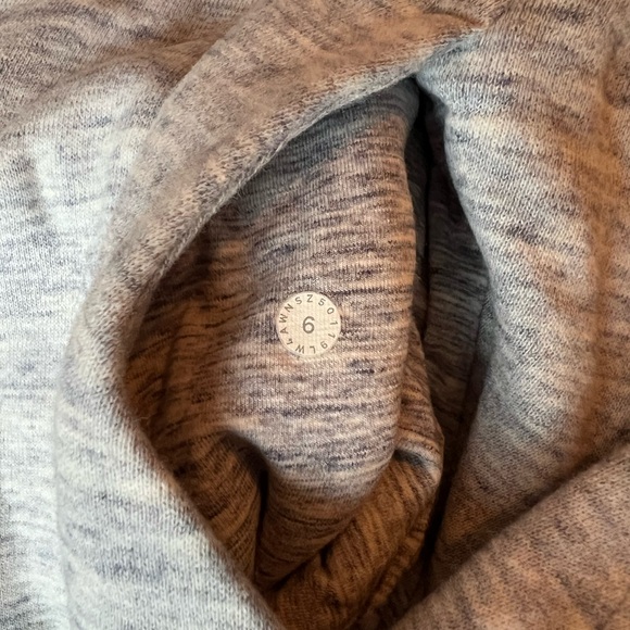 lululemon Scuba Hoodie - size 6 - Picture 7 of 7